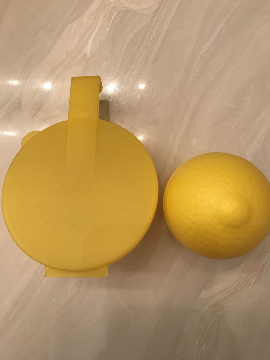 2 Tupperware Forget Me Not Hanging Onion Tomato Avocado Citrus Preserver Keeper Lemon Saver Plastic Yellow