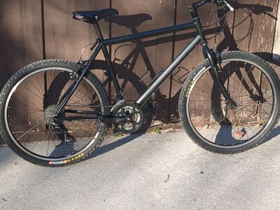 2013 Marin Muirwoods mtn bike