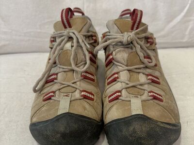 Keen Women’s Size 9 Waterproof Hiking Shoes