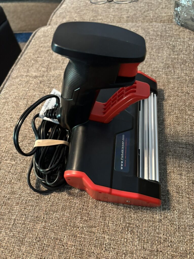Skinz It Automatic Fish Skinner