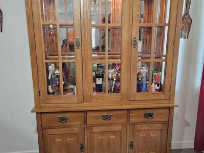 Bassett hutch cabinet