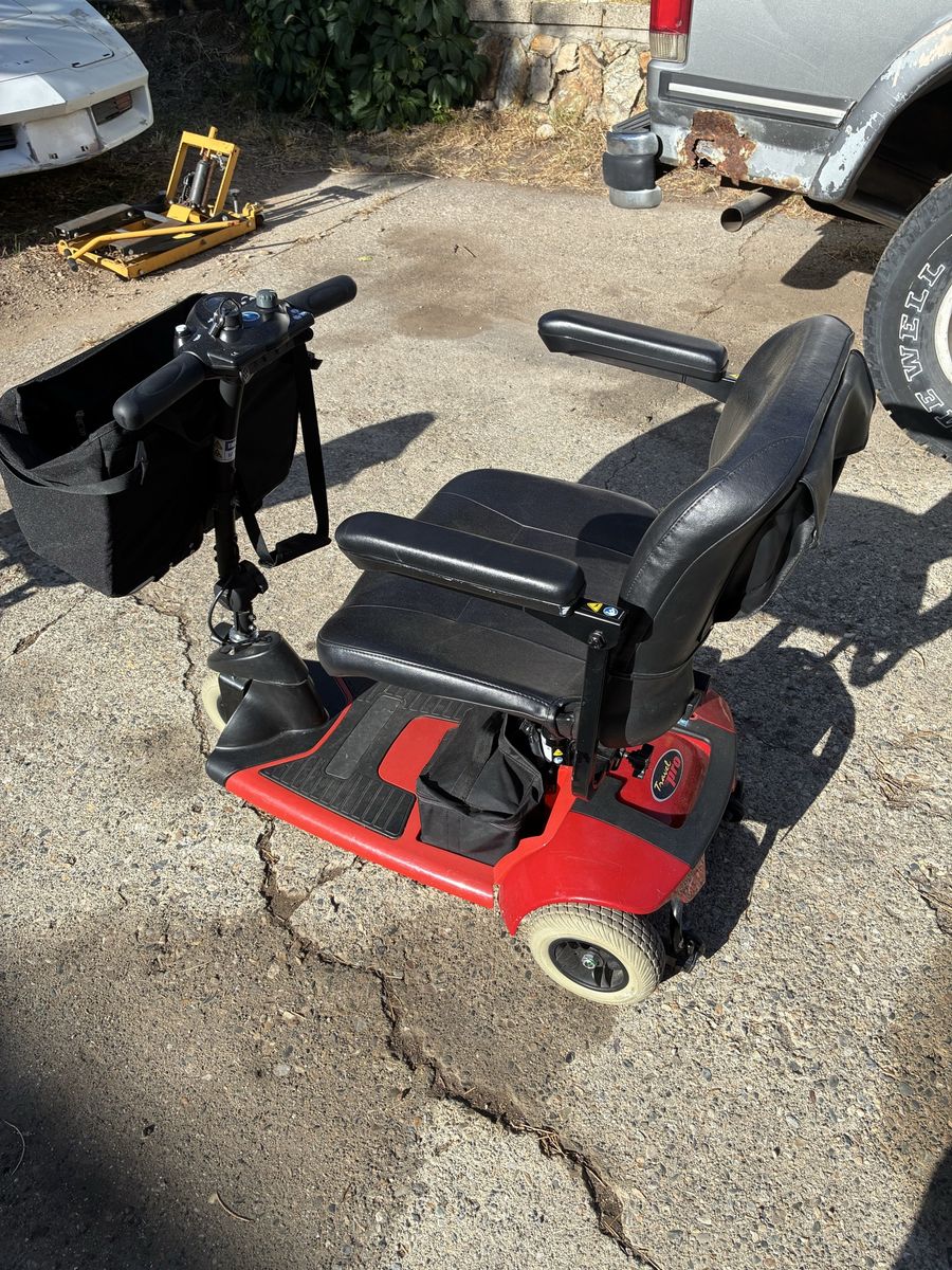 Mobility scooter