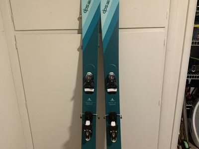 DPS Alchemist special addition Zelda 106 skis 168cm w/ Look spx bindings