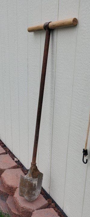 Vintage / antique post hole digger