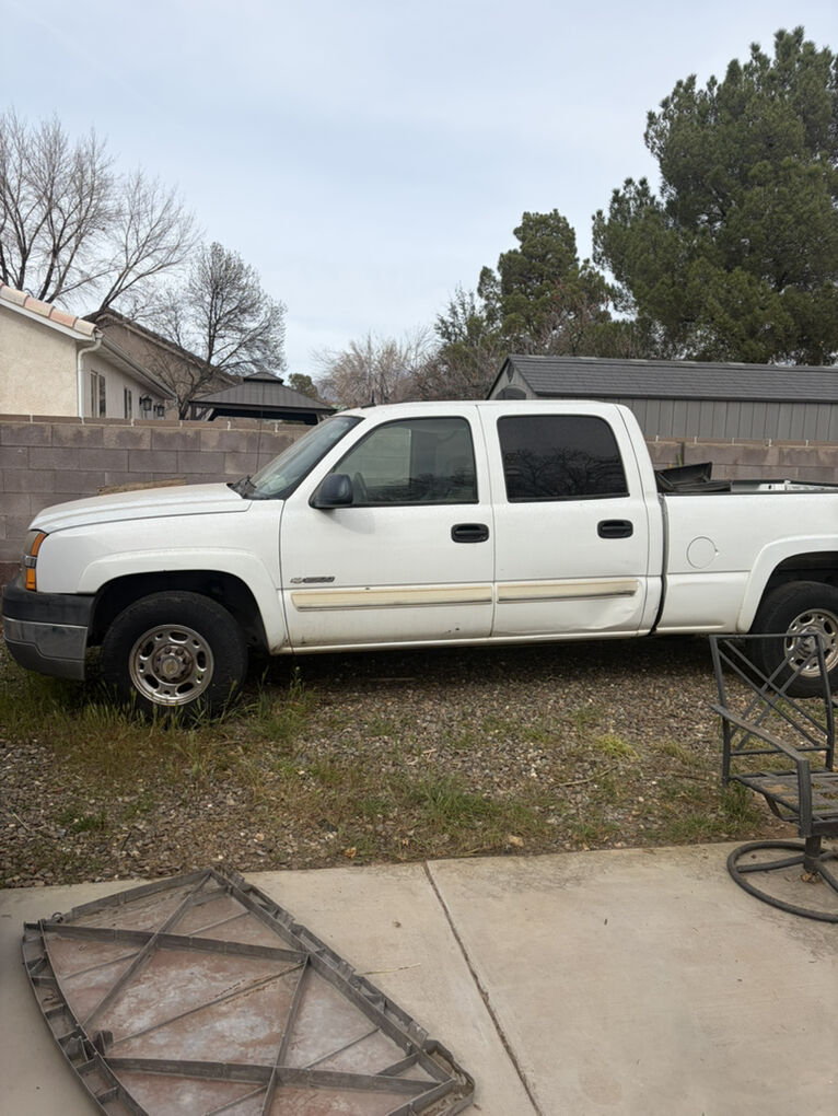 2004 CHEVROLET SILVERADO 2500 LT