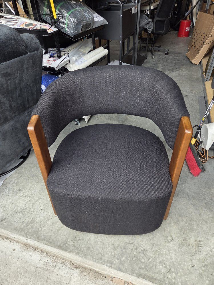 New 360 Swivel Barrel Chair