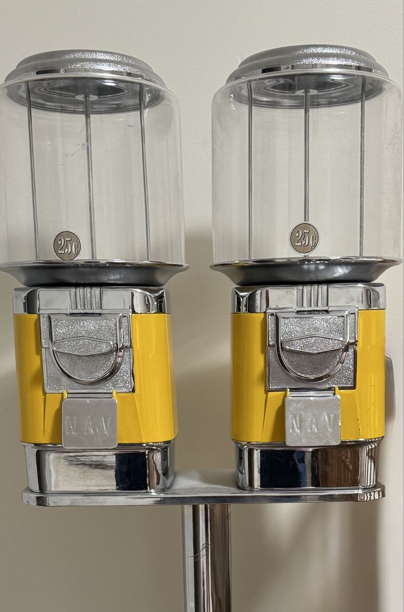 Vintage Double Head Yellow NW Gumball Candy Machine with Metal Stand 25 Cent