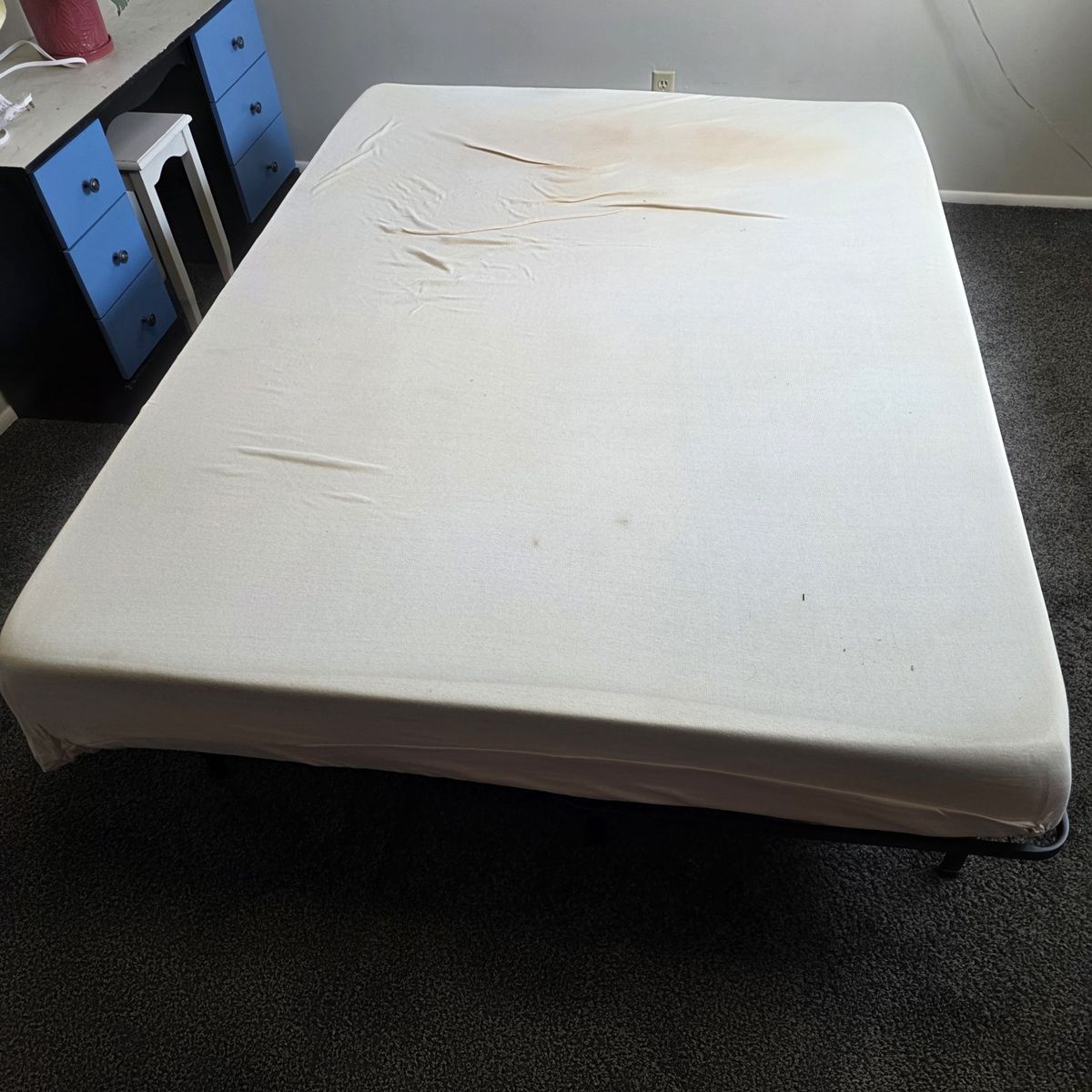 Queen sz memory foam mattress