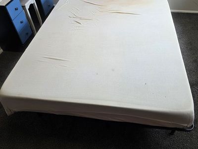 Queen sz memory foam mattress