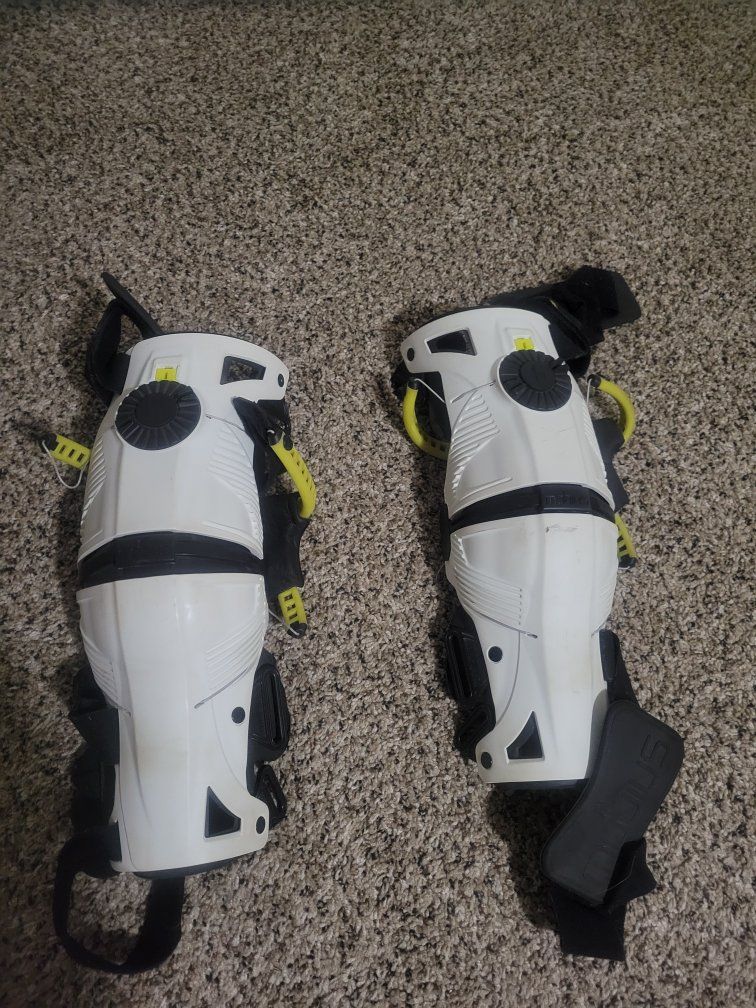 mobius knee braces