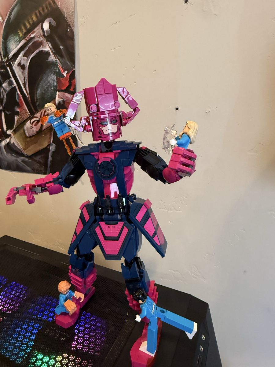 LEGO Marvel Galactus with Mini-Figures