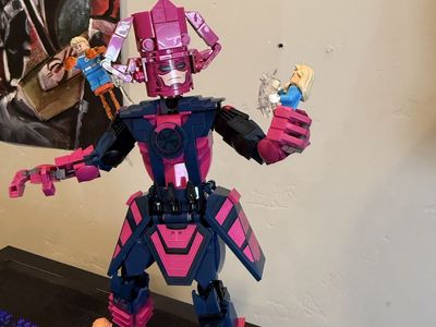 LEGO Marvel Galactus with Mini-Figures