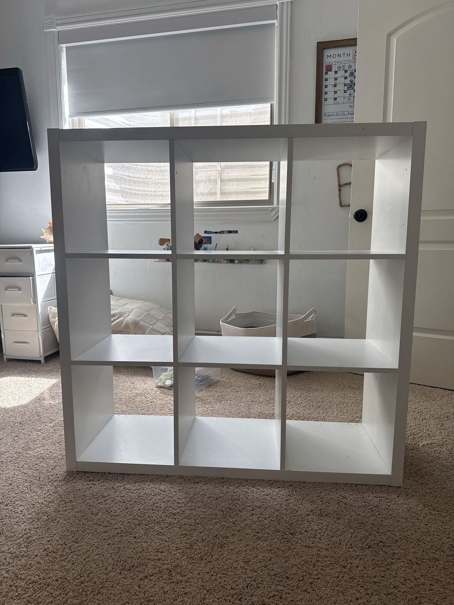 White 3x3 Cube Storage Organizer Bookcase Shelf - Versatile and Modern Display Unit
