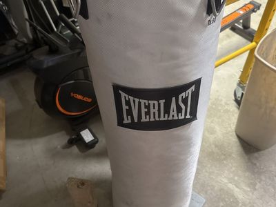Everlast Heavy Bag Boxing Punching Bag White and Black