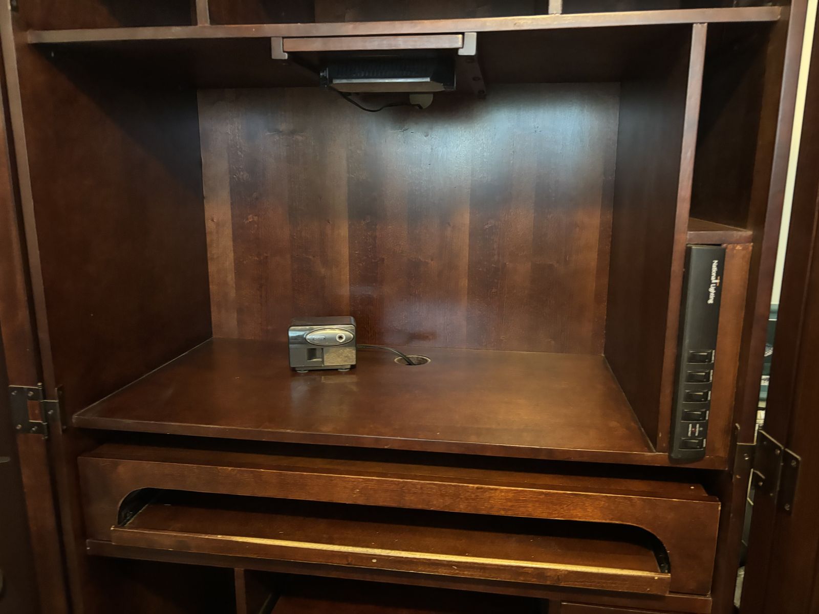 Main image 6