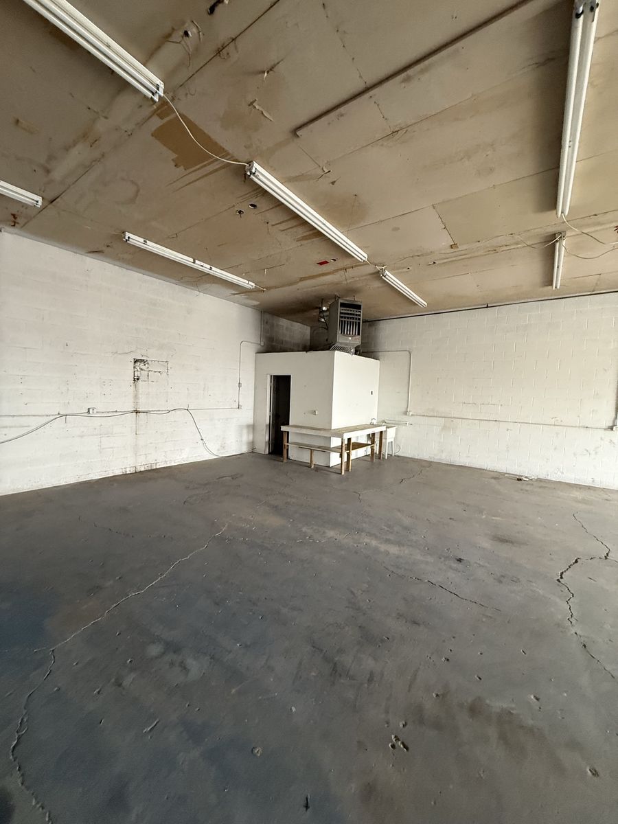 Main image 3