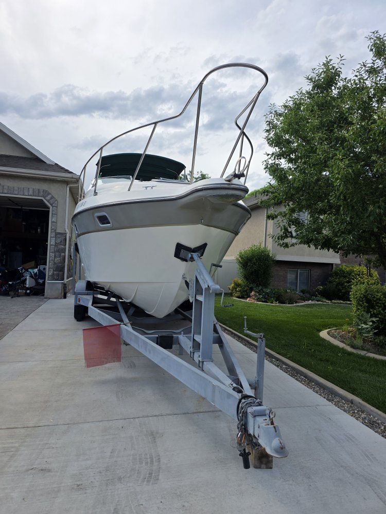 1994 Maxun 2700 SCR - Boat & Trailer.