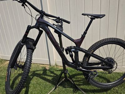 2023 Trek Slash 9.8 XT Gen 5