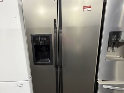 GREAT FOR EXTRA SPACE! GE SIDE BY SIDE FRIDGE