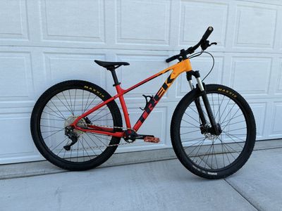 Trek Marlin 7 Hardtail Mountain bike
