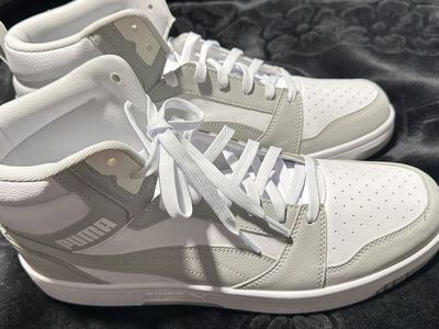 Men’s shoes size 13