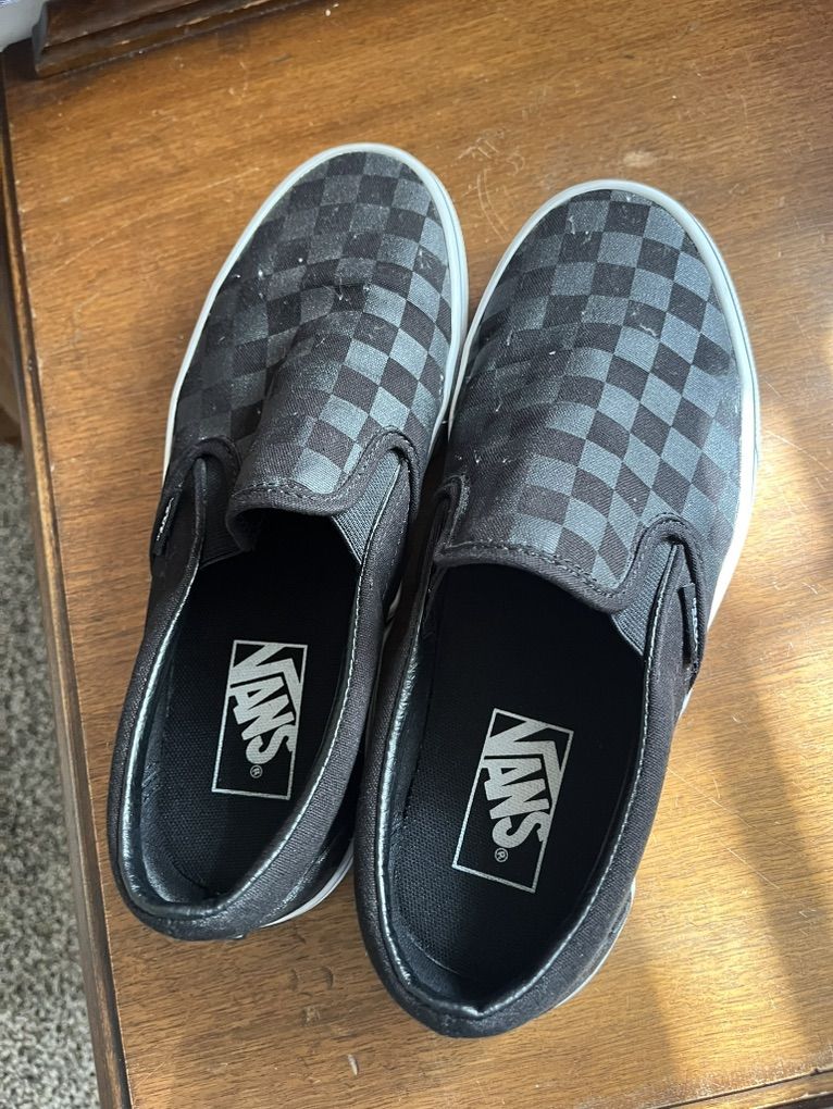 Vans Shoes- Like New- Sz 8W/6.5M 40.00