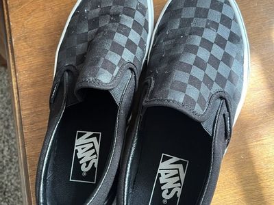 Vans Shoes- Like New- Sz 8W/6.5M 40.00