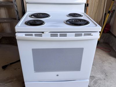 GE Electric Range Stove