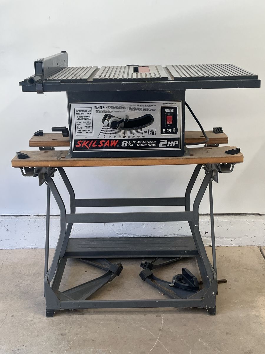 Skilsaw 8-1/4 Inch Motorized 2HP Table Saw Model 3102 Type 4 with Stand