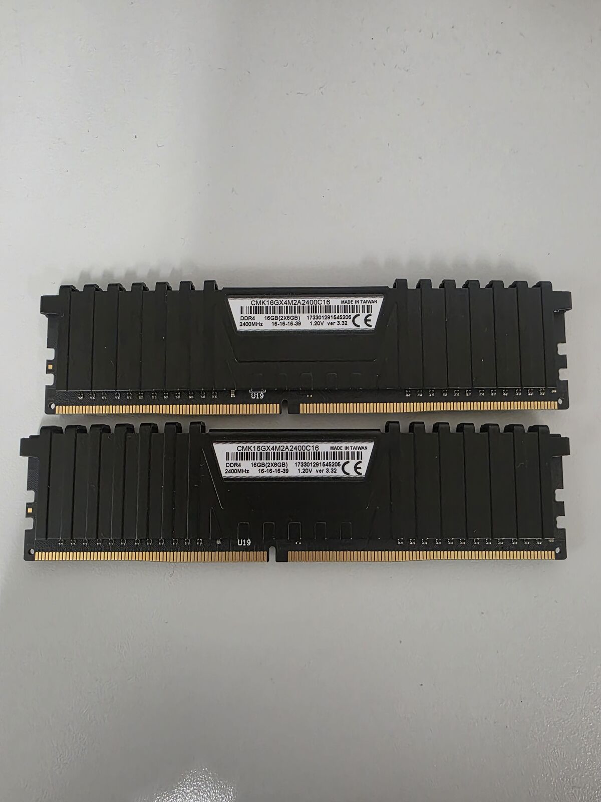 16 GB (2x8) DDR4 2400 RAM