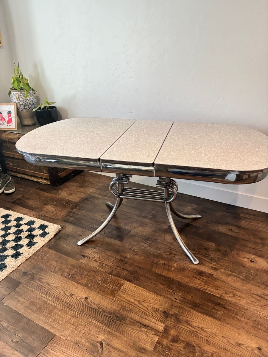 Vintage 1950s Table Excellent Condition
