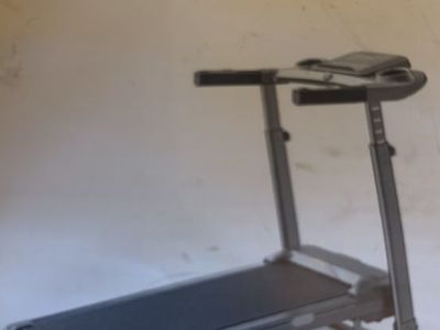 Auto Incline Treadmill - Brand New