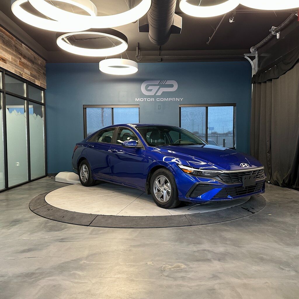 2024 Hyundai Elantra SE