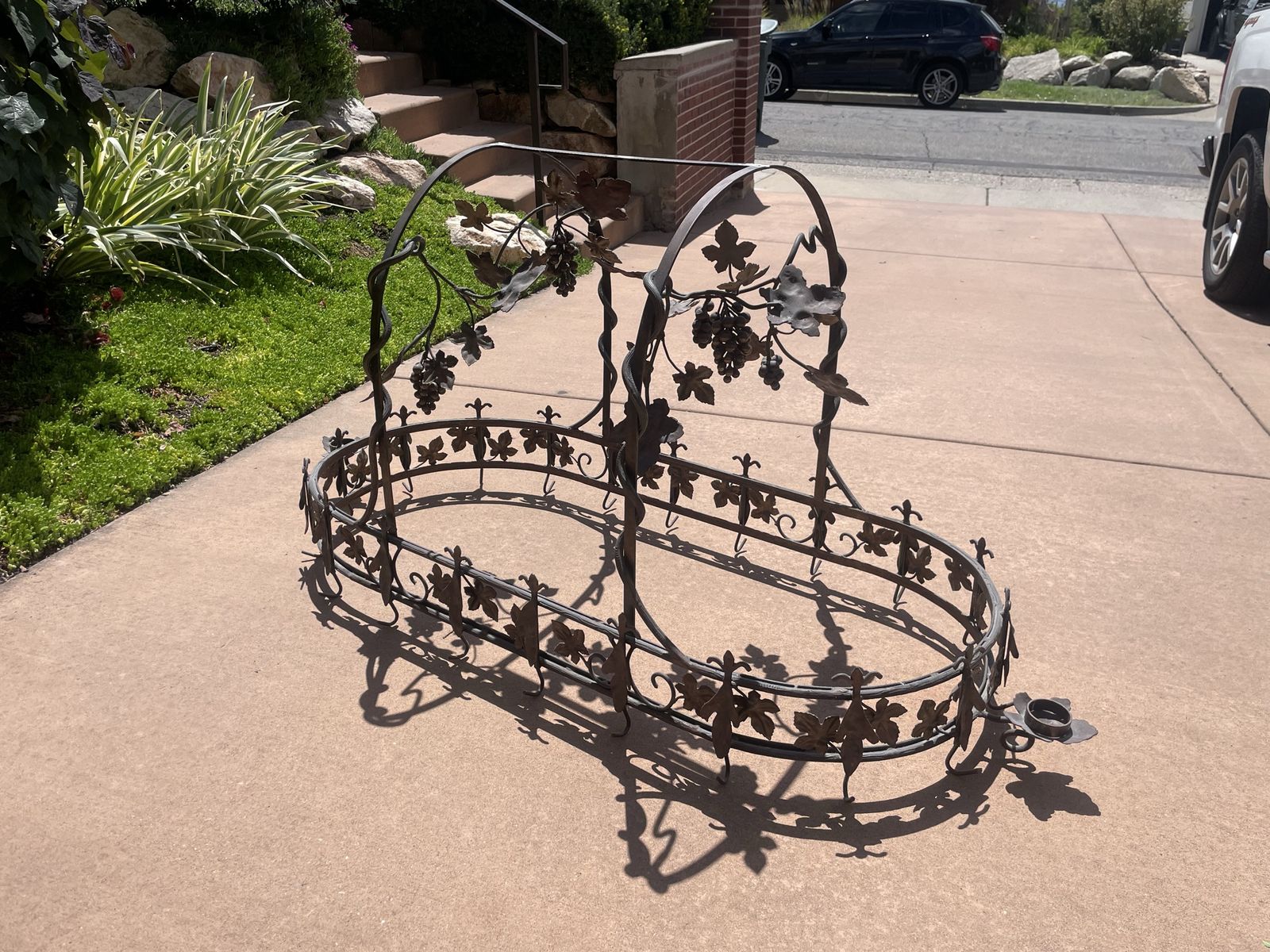Wrought Iron Grapevine Planter Basket with Arch and Candle Holder