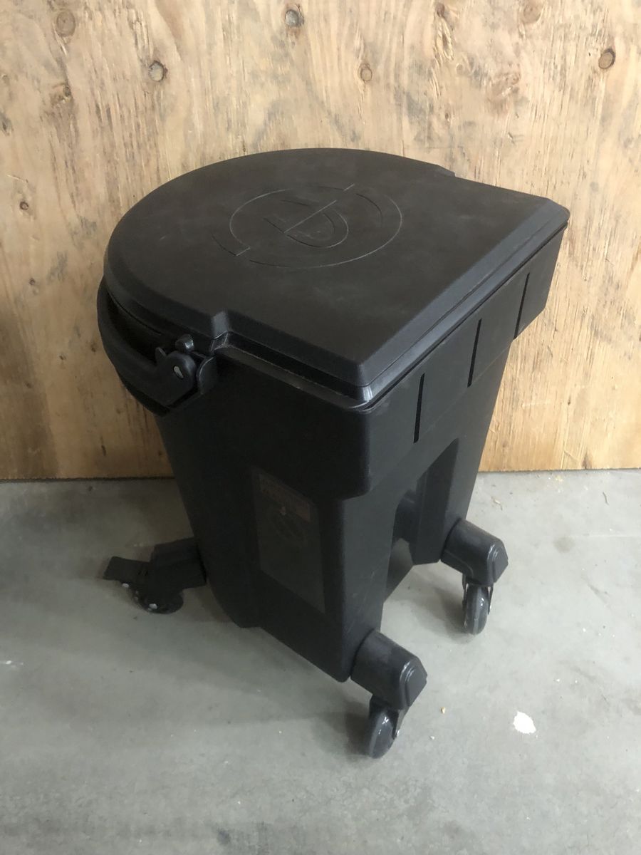 Adams premium detailing bucket