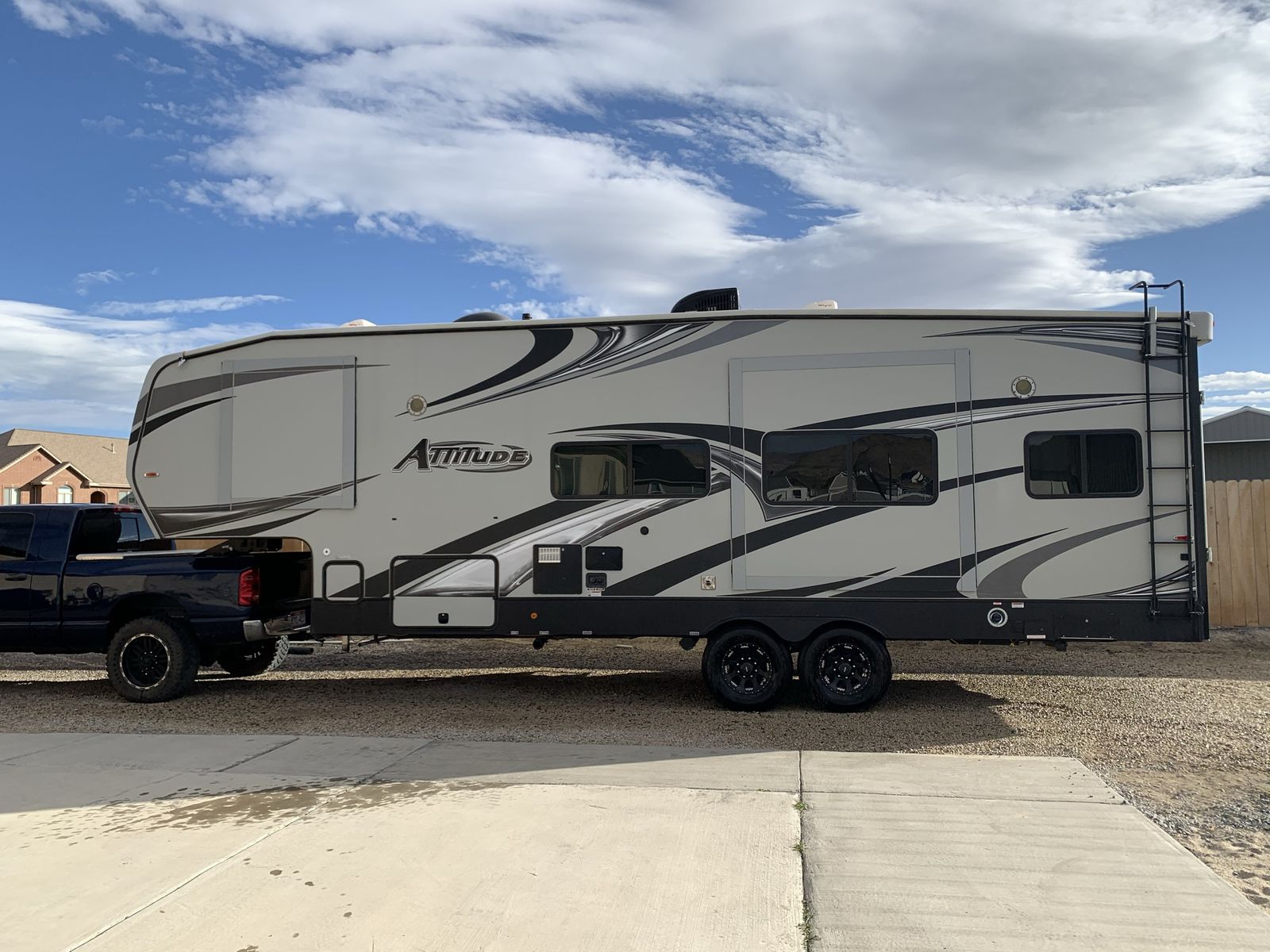 2019 ECLIPSE ATTITUDE WIDE LITE TOY HAULER SERIES M-28SAG