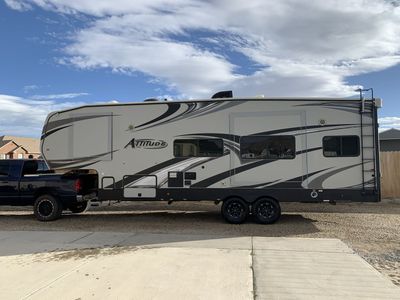 2019 ECLIPSE ATTITUDE WIDE LITE TOY HAULER SERIES M-28SAG