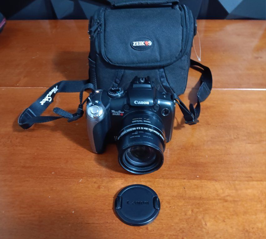 Canon PowerShot SX20 IS 12.1MP Digital Camera w/20x Zoom, SD Card, Batteries AA & Carrying Case. Tested. Excellent Conditions!