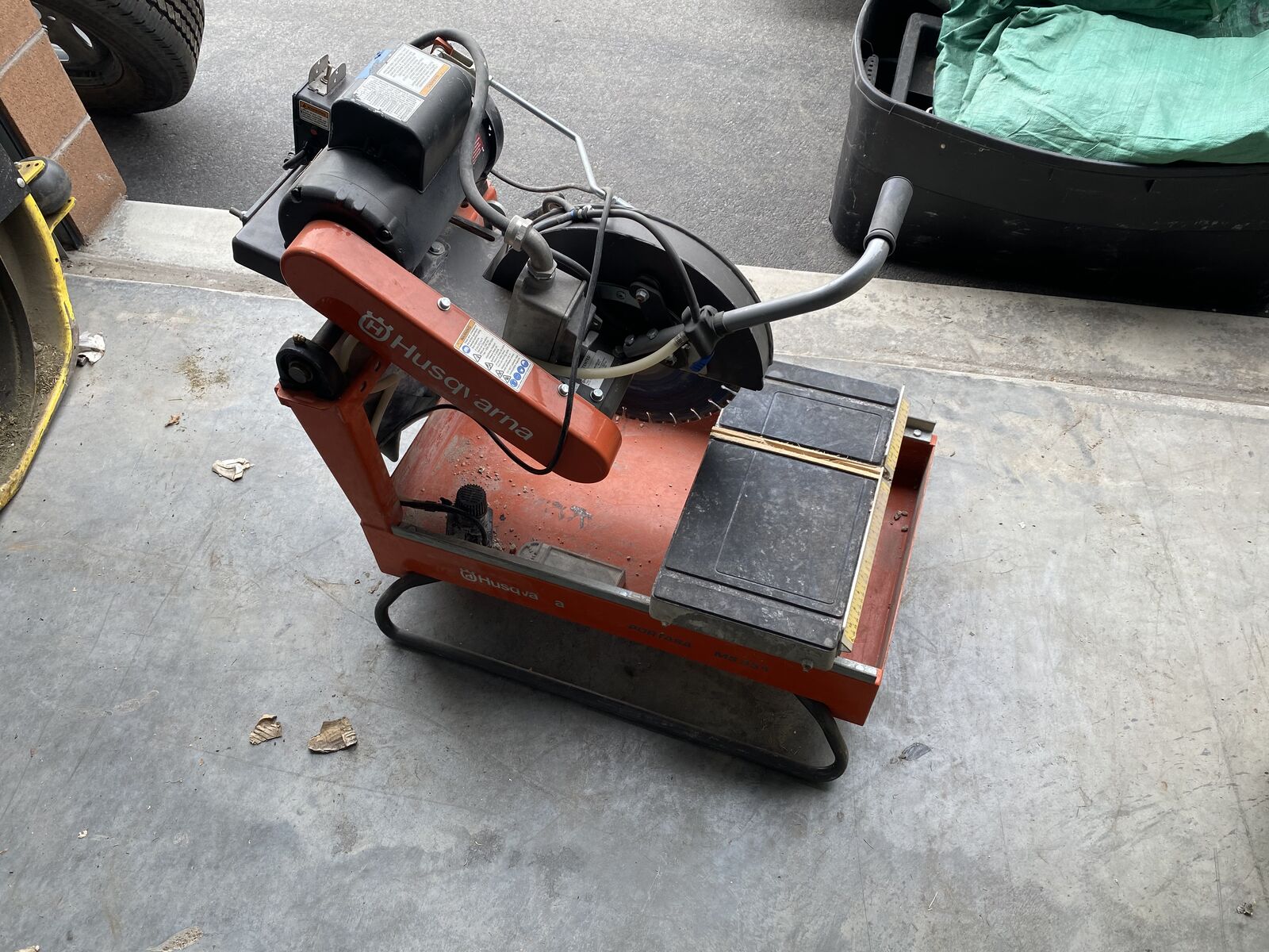 Husqvarna MS355 Masonry Saw w/ Diamond Blade