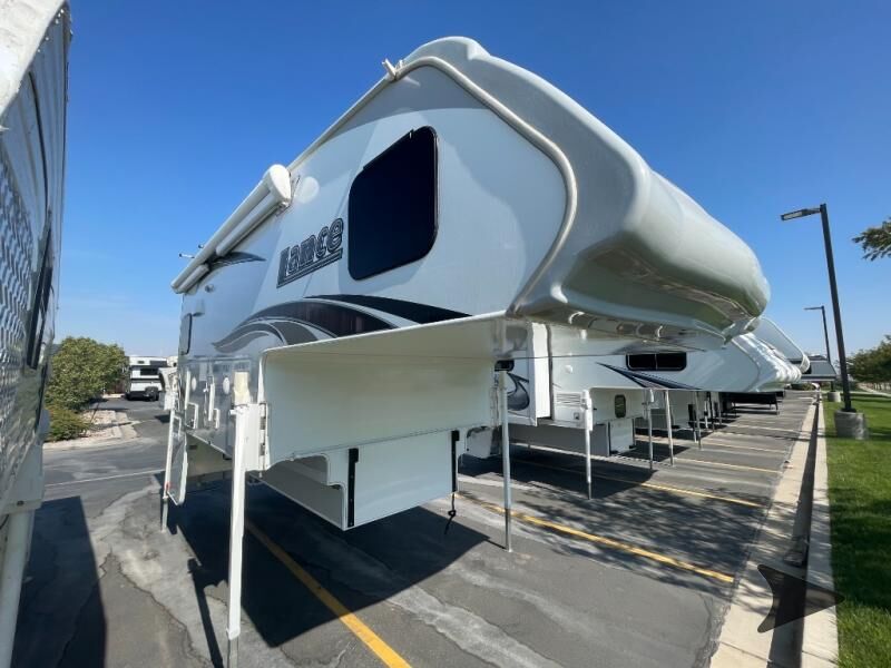 2019 Lance Lance 975