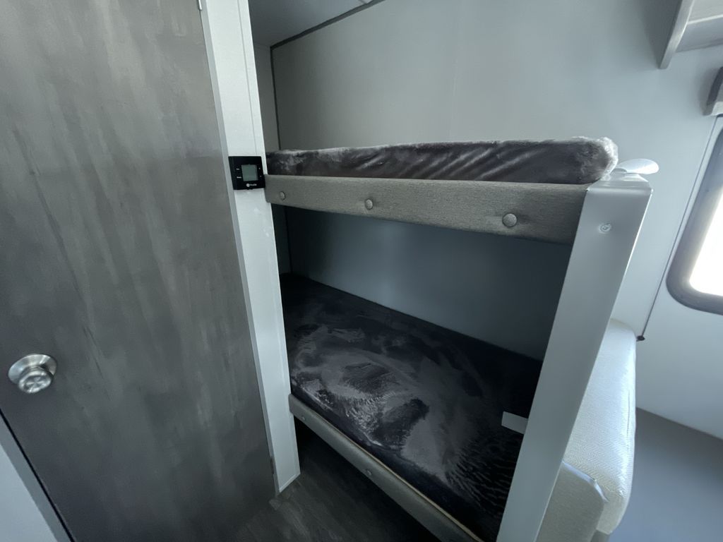 Main image 31