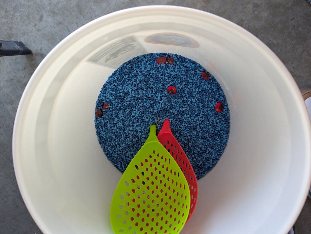 5 gal bucket/sensory beads