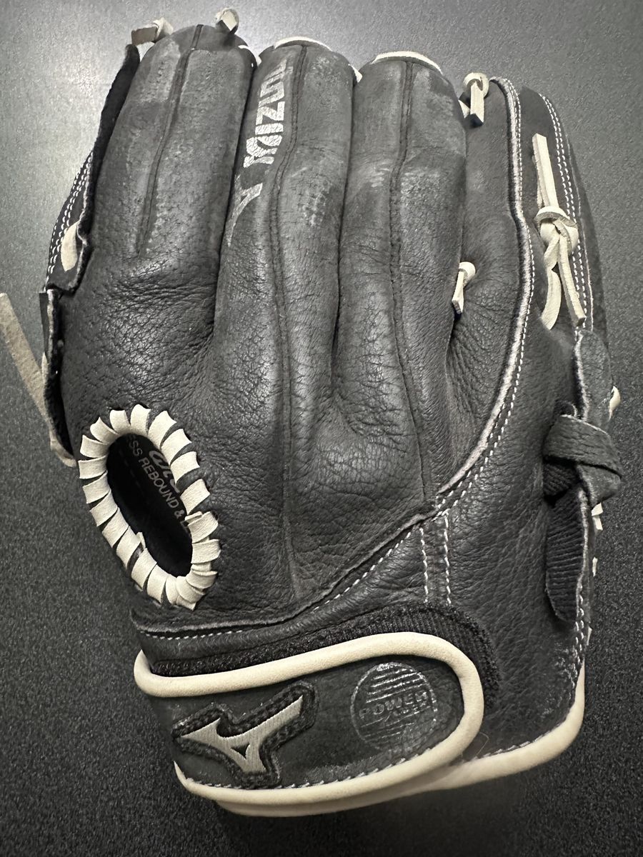 Mizuno Left Handed Baseball Glove