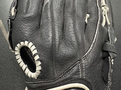 Mizuno Left Handed Baseball Glove