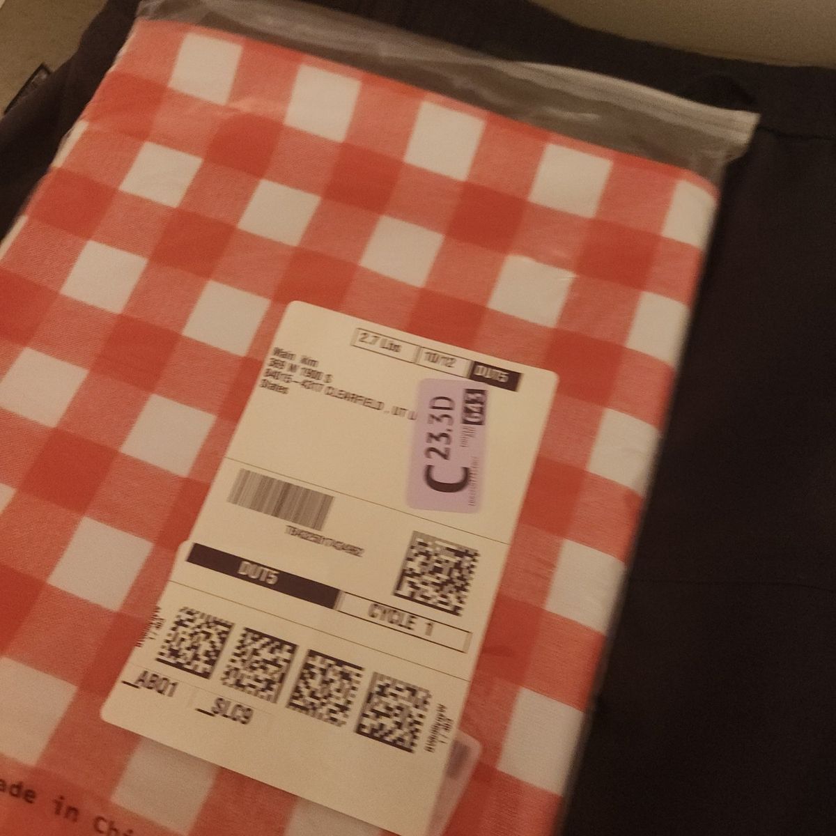 red vinyl table cloth 64x108