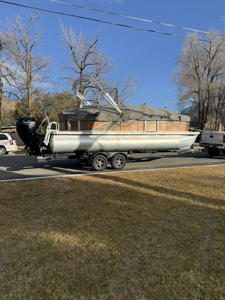 Used Bennington Boats Going Fast!