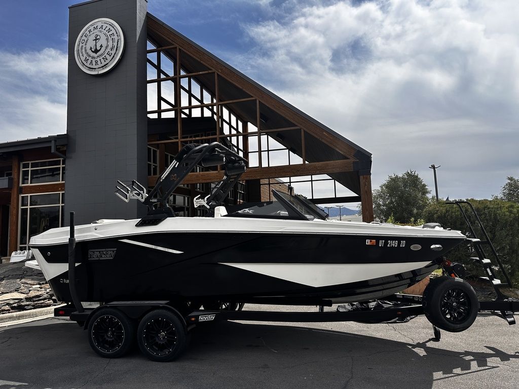 2022 Heyday Wake Boats H22