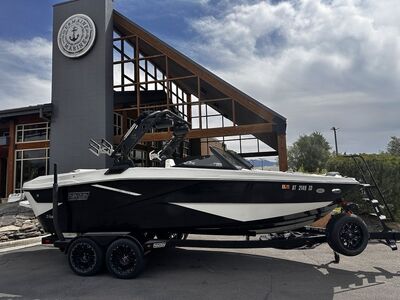 2022 Heyday Wake Boats H22