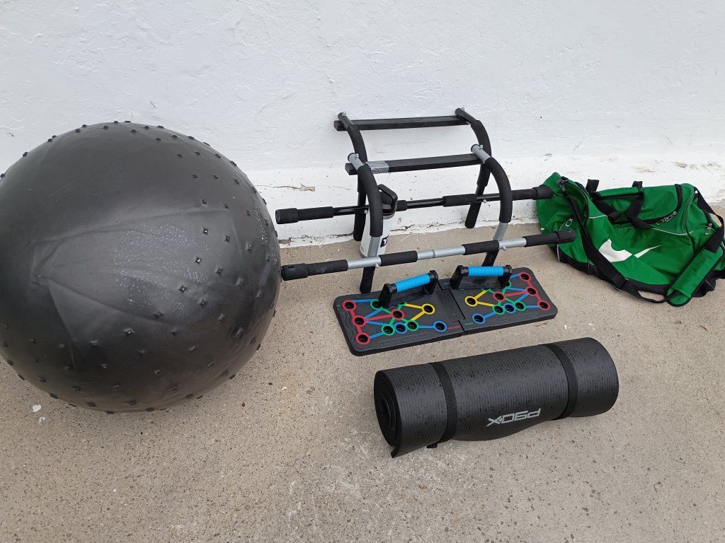 Home Gym Fitness Bundle: Pull-up Bar, Push-up Board, Exercise Ball, Yoga Mat, Nike Bag
