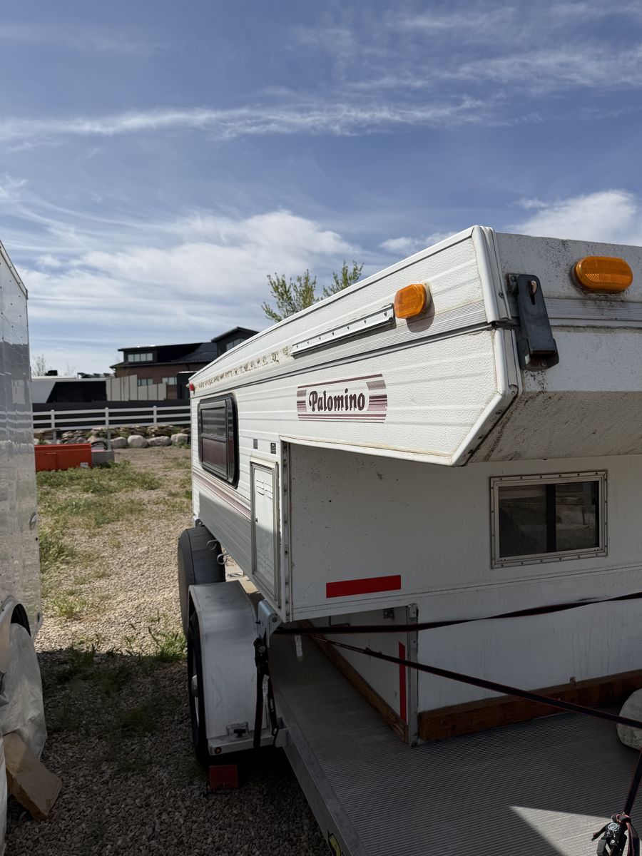 1993 Palomino B-1000 pop-up camper for sale